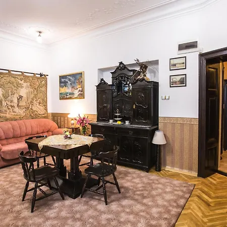 Apartment Exquisite Opera House Floor - Bulgarian Royal Heritage Varna